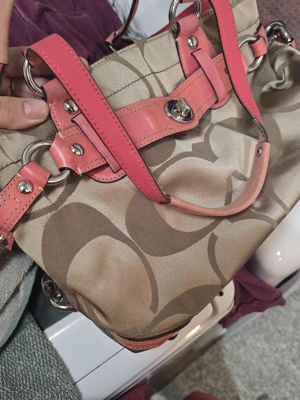 Coach Beige Canvas Shoulder Bag with Pink Trim - Picture 4 of 7